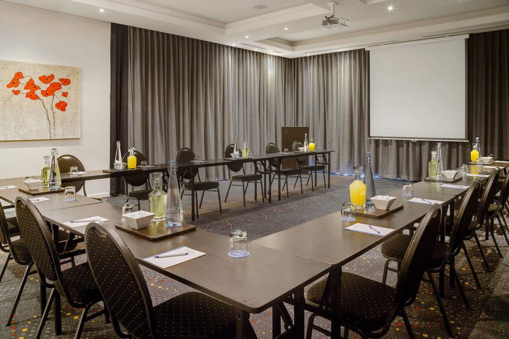 Protea Hotel By Marriott Cape Town Tyger Valley Белвил Екстериор снимка