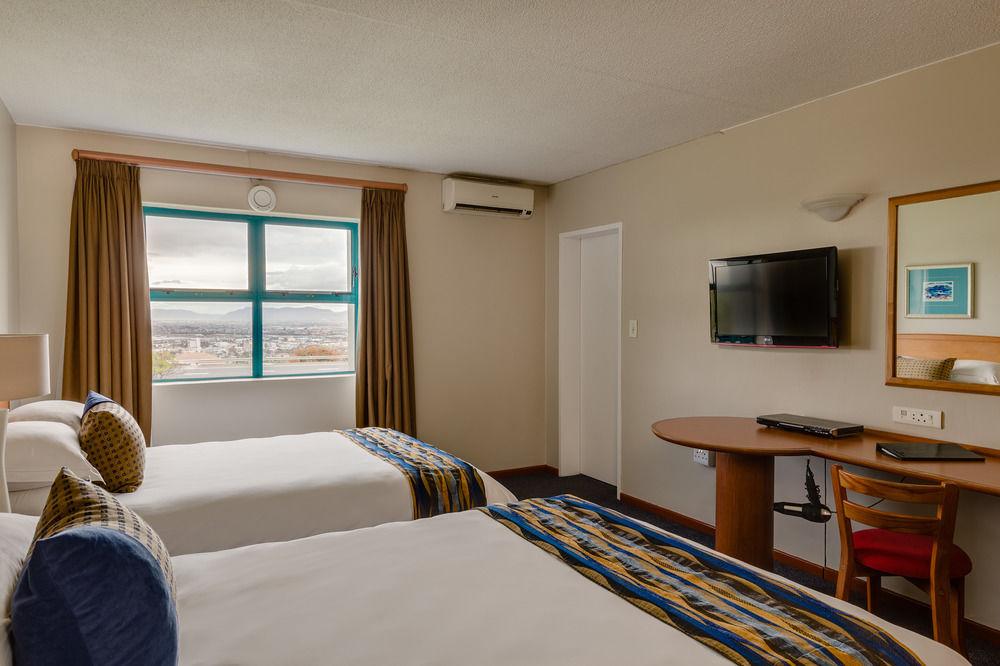 Protea Hotel By Marriott Cape Town Tyger Valley Белвил Екстериор снимка