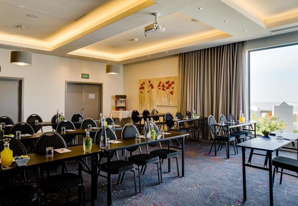 Protea Hotel By Marriott Cape Town Tyger Valley Белвил Екстериор снимка