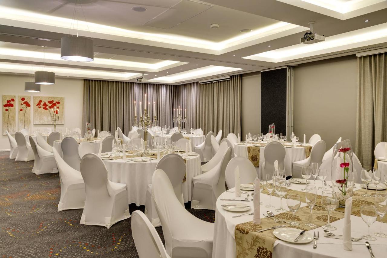 Protea Hotel By Marriott Cape Town Tyger Valley Белвил Екстериор снимка