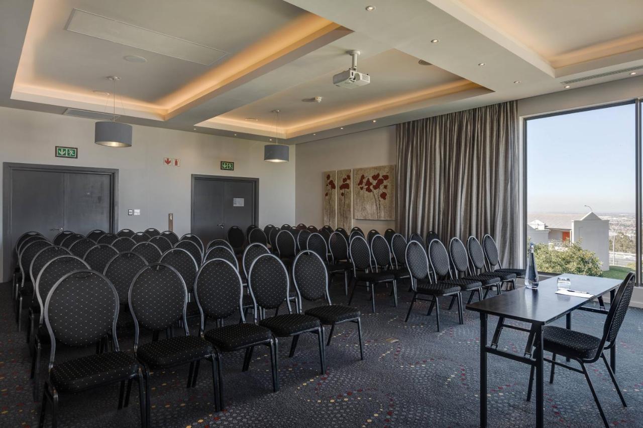 Protea Hotel By Marriott Cape Town Tyger Valley Белвил Екстериор снимка