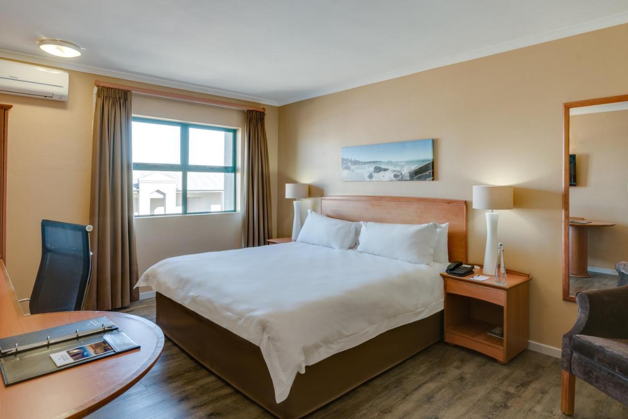Protea Hotel By Marriott Cape Town Tyger Valley Белвил Екстериор снимка