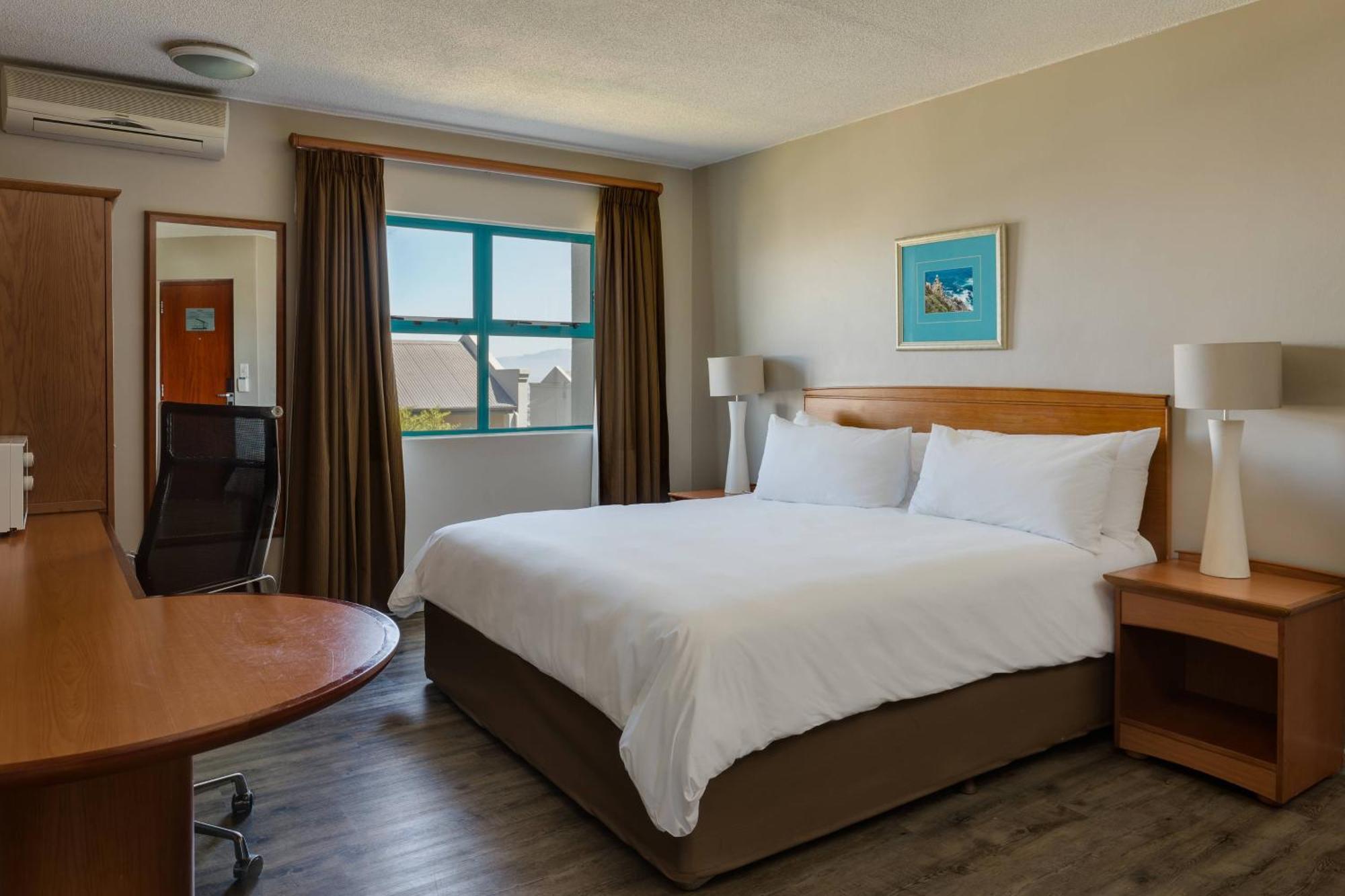Protea Hotel By Marriott Cape Town Tyger Valley Белвил Екстериор снимка
