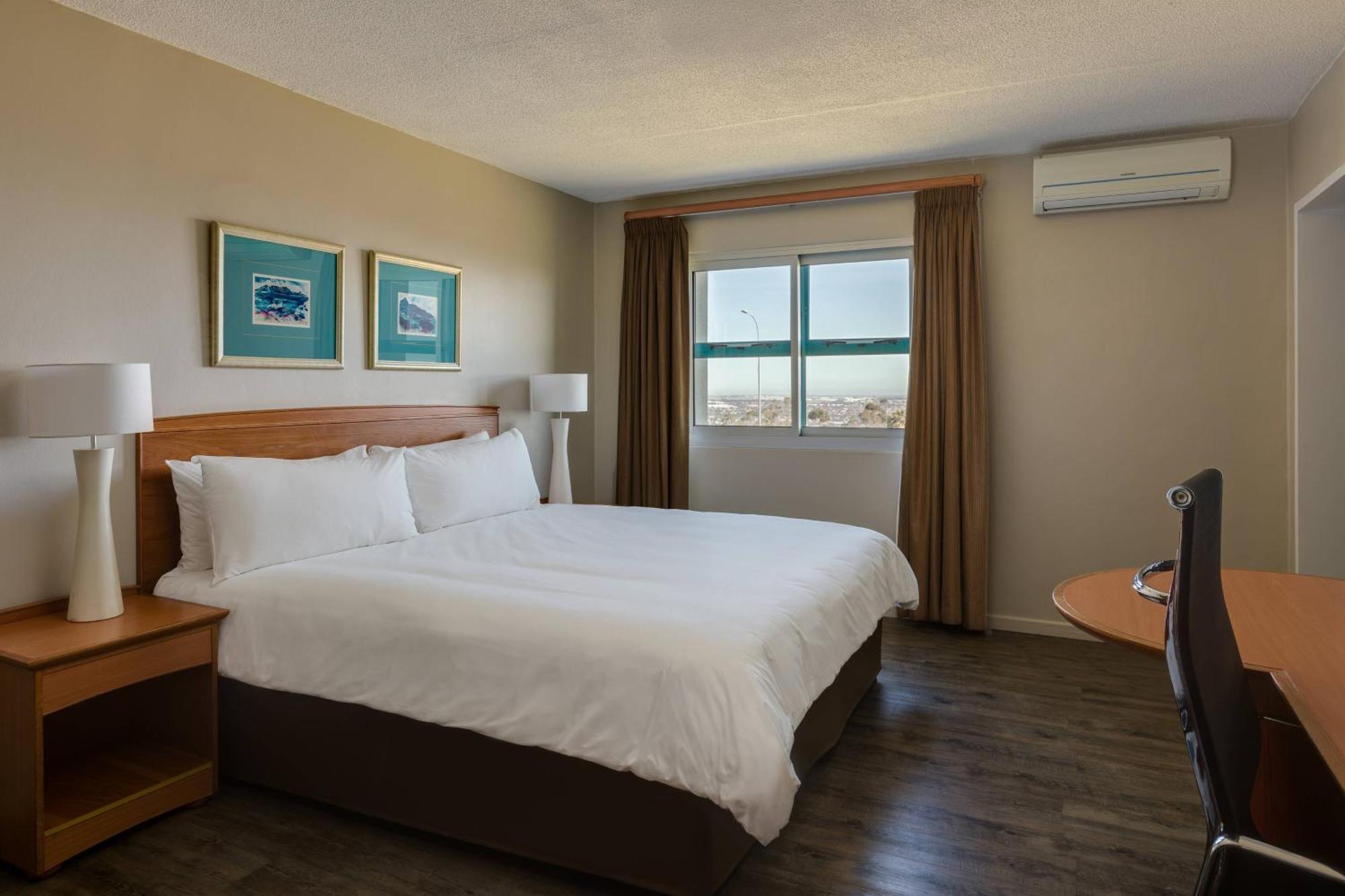 Protea Hotel By Marriott Cape Town Tyger Valley Белвил Екстериор снимка