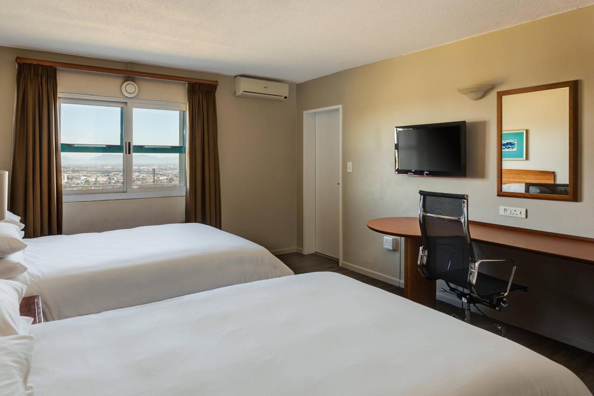 Protea Hotel By Marriott Cape Town Tyger Valley Белвил Екстериор снимка