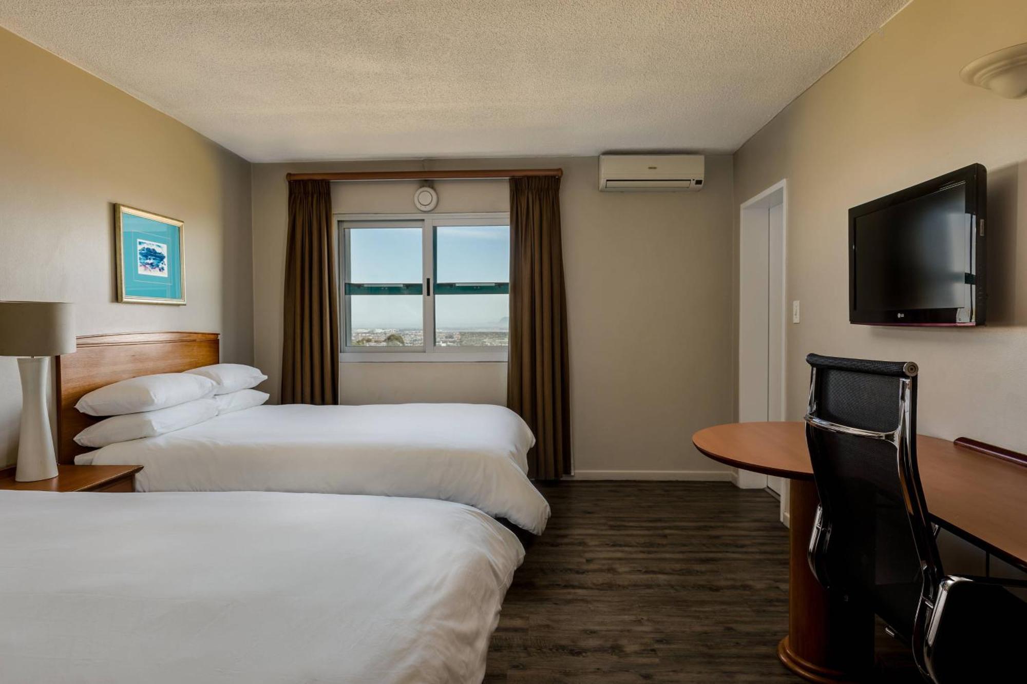 Protea Hotel By Marriott Cape Town Tyger Valley Белвил Екстериор снимка