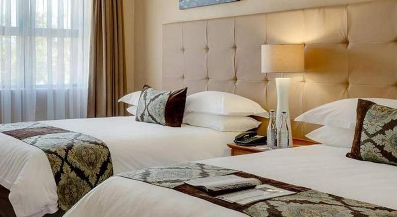 Protea Hotel By Marriott Cape Town Tyger Valley Белвил Екстериор снимка