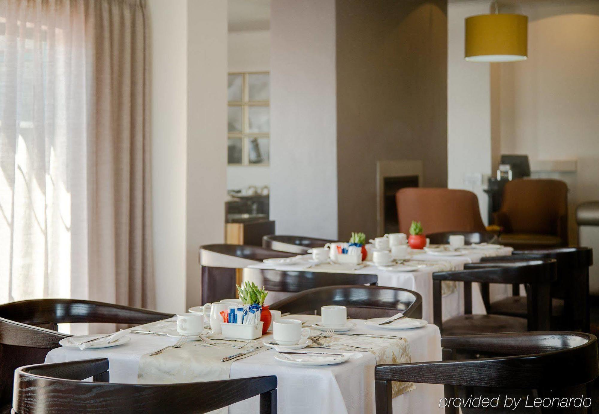 Protea Hotel By Marriott Cape Town Tyger Valley Белвил Екстериор снимка
