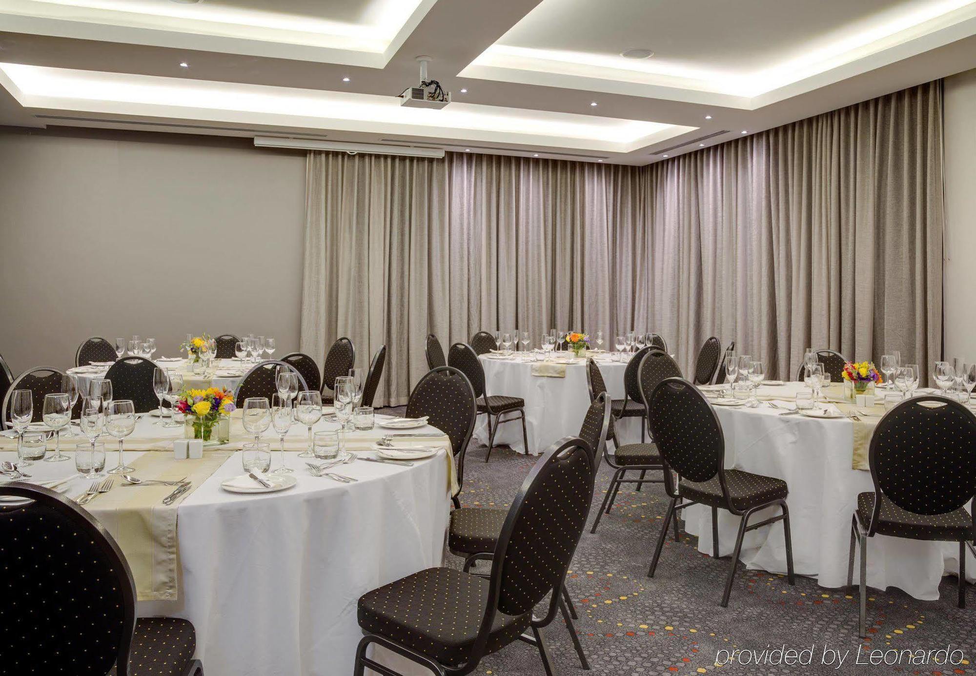 Protea Hotel By Marriott Cape Town Tyger Valley Белвил Екстериор снимка