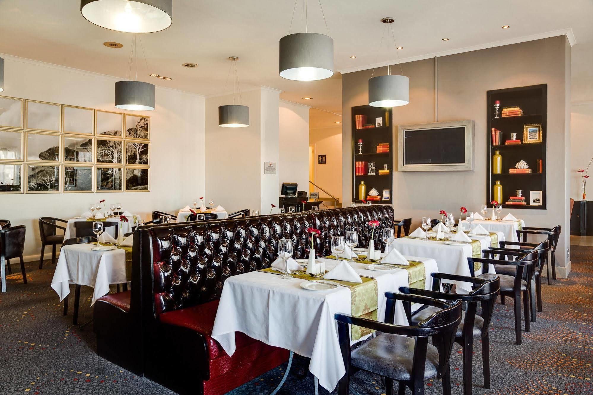 Protea Hotel By Marriott Cape Town Tyger Valley Белвил Екстериор снимка